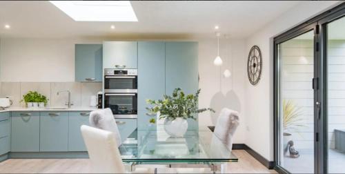 Maidstone Casa | Little Seven Oaks