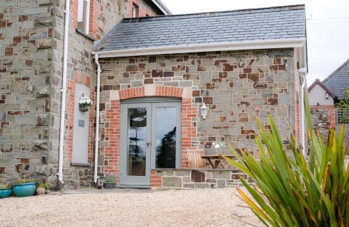 Umberleigh Casa | Little Silver Nugget