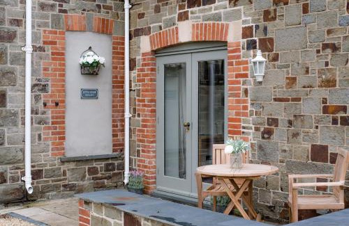 Umberleigh Casa | Little Silver Nugget