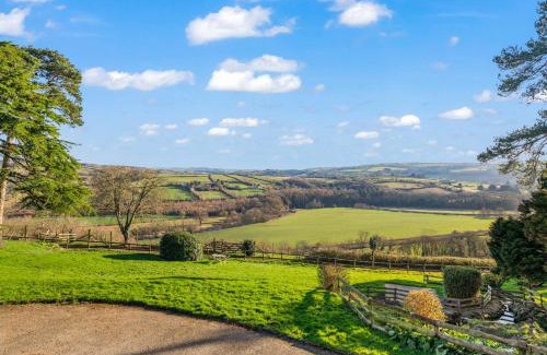 Umberleigh Casa | Little Silver Nugget