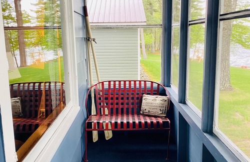 St Germain Cabina | Little Slice of Heaven - Little Slice of Heaven, Clean, Wi-Fi & free Firewood