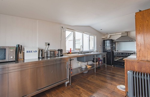 Dungeness Cabaña | Little Sunray by Bloom Stays - sleeps 5 in 2 bedrooms