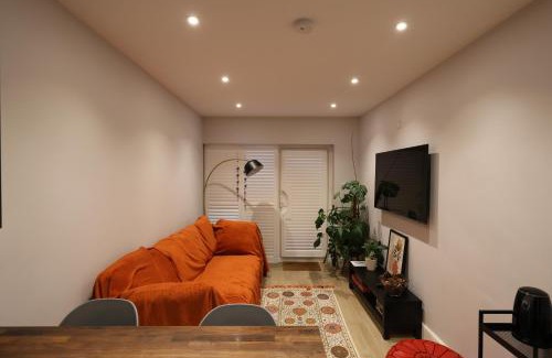 Carshalton South and Clockhouse Apartamento | Little Vine - Beautiful Ground floor flat in South London