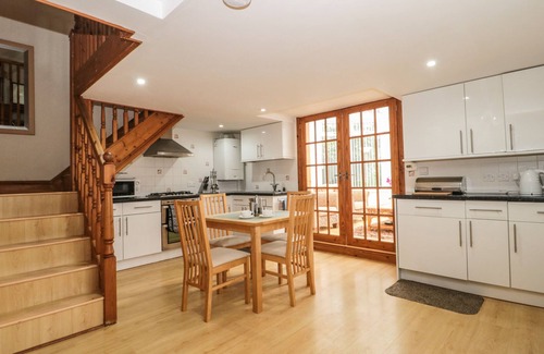 Burnham-on-Sea Cabaña | LITTLE WALTON, family friendly, with a garden in Burnham-On-Sea