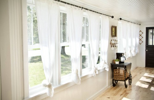 Ephraim Casa | Little White Farmhouse in Sister Bay