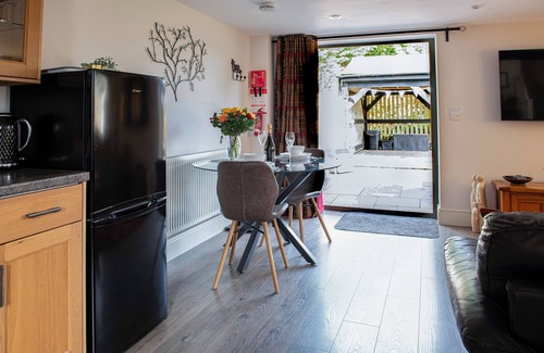 St. Columb Major Cabaña | LITTLE WILLOW, romantic, with a garden in St Columb Major