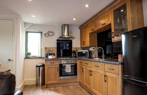 St. Columb Major Cabaña | LITTLE WILLOW, romantic, with a garden in St Columb Major