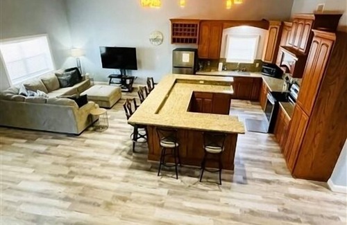 Port Mansfield Condominio | Live Life Lavishly at Mildred's Manor 1. 2 Bdrm + Loft/3 bath. 5Beds/Sleeps 10.