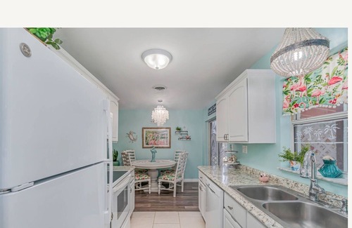 Merritt Island Casa | LIVE LIKE A LOCAL in this truly unique newly renovated, cool 3/2 Coastal Cottage