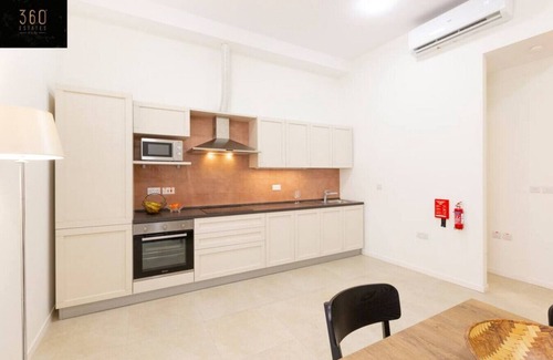 Cospicua Casa | LIVE like a local - 3 Cities home + 2 KING BED