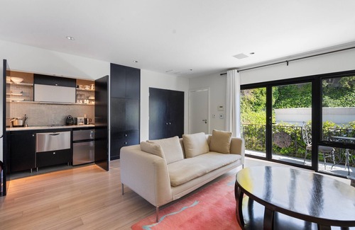 Beverly Hills Villa | Vive como una estrella en este lujo COMPLETAMENTE atendido Beverly Hills Villa, 4BR + / 5B