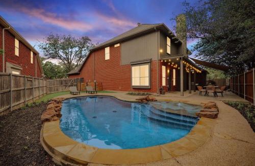 Highland Village Casa | Live Like Royalty - Highland Village 6BR Mansion