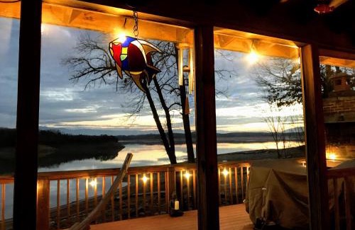 Dandridge Chalet De Esquí | Live Luv Lake, Hot Tub, Private Boat Dock, WIFI,685 FREE tickets each paid day