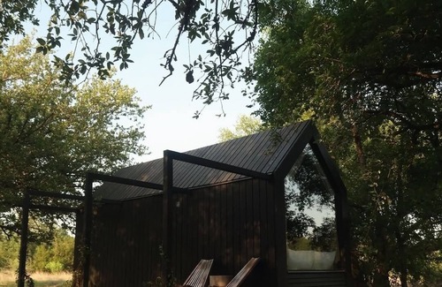 Round Mountain Cabina | Live Oak Cabin at NowHere