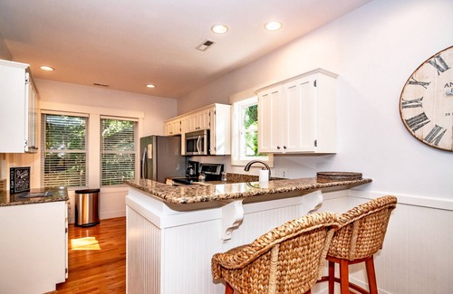 Bald Head Island Cabaña | ¡Bienvenido a Live Oak Cottage en Bald Head Island!