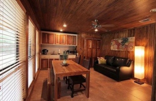 Uvalde Cama Y Desayuno | Live Oaks Bed and Breakfast
