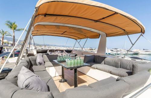 Manilva Casa | Live on a luxury 65ft yacht in Duquesa- Estapona