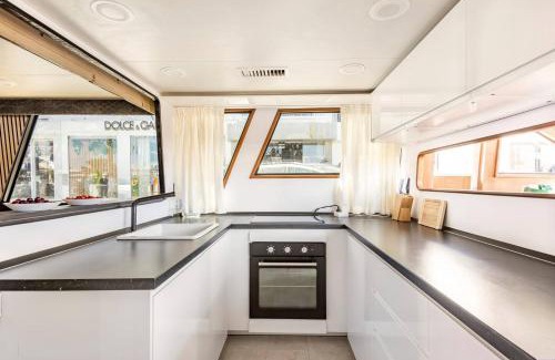 Manilva Casa | Live on a luxury 65ft yacht in Duquesa- Estapona
