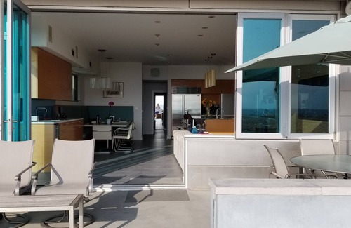 Playa Del Rey Casa | Condominio moderno en el primer piso en la arena en Playa del Rey, cerca de LAX y Silicon Beach