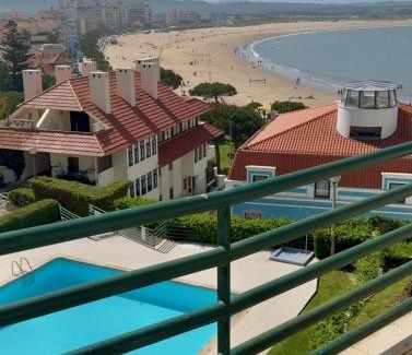Sao Martinho do Porto Apartamento | Live the Beach Life, Duplex Apartment with Beach Views Just 3 Minutes from the Ocean