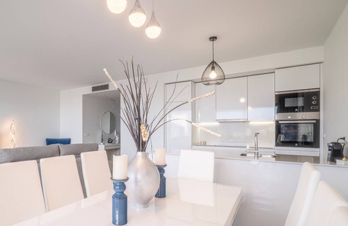 Puerto de la Duquesa Apartamento | Live the High Life in a Designer Penthouse at Pure South