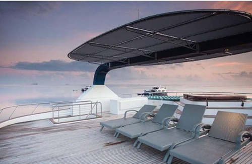 Vaavu Atoll Casa | Liveaboard exclusive yacht