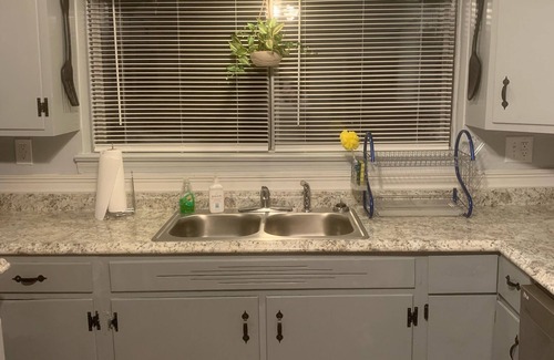 East Chattanooga Casa | Lively 5 bd 2 1/2 bth pet friendly home minutes from downtown. GAME ROOM 🎱