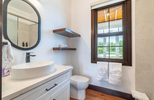 San Pedro Villa | Livengood Properties BZ+The PoolClub@Mahogany Bay!