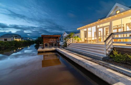 San Pedro Villa | Livengood Properties BZ+The PoolClub@Mahogany Bay!