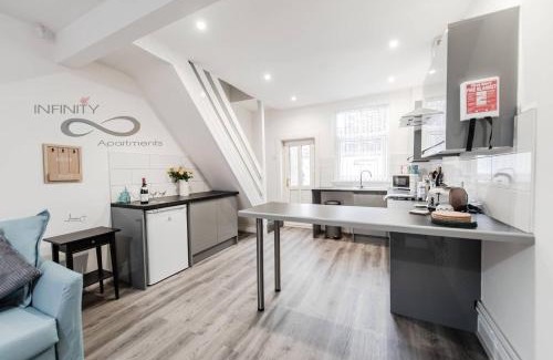 Anfield Casa | Liverpool Harrow Road Sleeps 6- Infinity Apartment