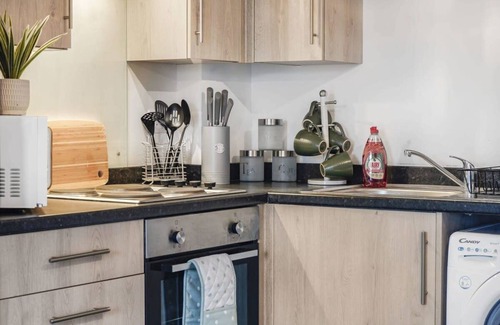 George Green Apartamento | Livestay Stylish 2 Bed 2 Bath Heathrow Apartment