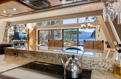 Crystal Bay Casa | Livin' on the Edge | Luxury With Hot Tub