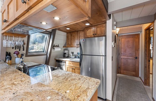 Crystal Bay Casa | Livin' on the Edge | Luxury With Hot Tub