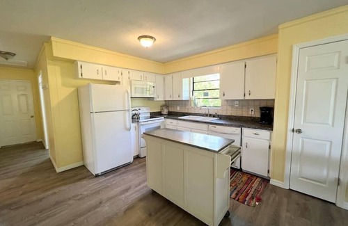 Placida Casa | Living Well: Close to the beach and bay, large screened porch...a great value!