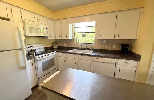 Placida Casa | Living Well: Close to the beach and bay, large screened porch...a great value!