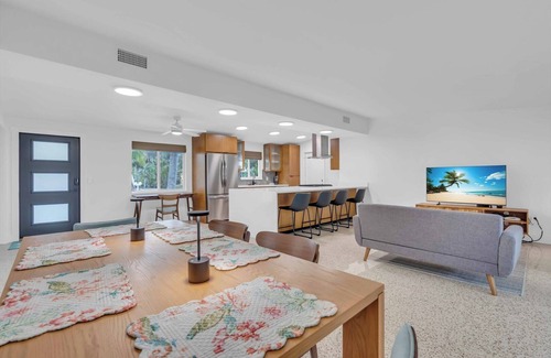 Holmes Beach Casa | LivingGood by Duncan Real Estate