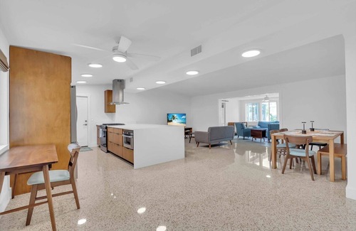 Holmes Beach Casa | LivingGood by Duncan Real Estate