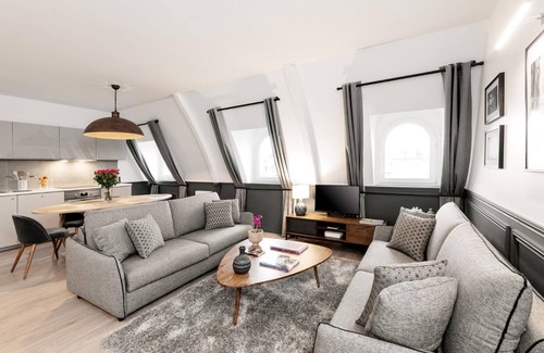 Strasbourg -Saint-Denis Apartamento | LivinParis | Luxury A/C 2 Bedrooms Le Louvre - Sacré Cœur View