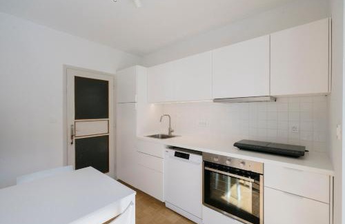 Bezigrad District Casa | Ljubljana C17 4-Bedroom Private Row House with Garden and Parking