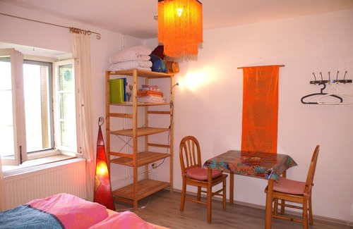 Biederbach Otro | Llama and Maine Coon farm in sunny and secluded location in Biederbach 3 rooms