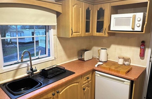 Llanarmon-yn-Ial Cabina | Llanarmon-yn-Ial 3-Bed Caravan, Sleeps 6