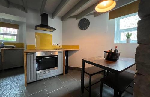 Llansteffan Casa | Llansteffan - Pet Friendly 2-Bed House Sleeps 4
