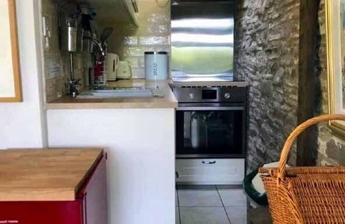 Newcastle-on-Clun Otro | Llethrau Farm