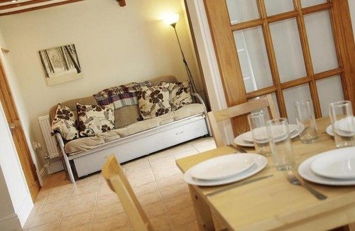 Crynant Casa | Llethryd Farm Cottage Two