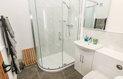 Monknash Cabaña | LLETY CARIAD - 2 PLOUGH & HARROW, pet friendly in Llantwit Major