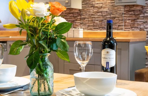 Llanycil Casa | Perfecto para reuniones familiares y grupales en el Parque Nacional Snowdonia. Esta bellamente renovado co