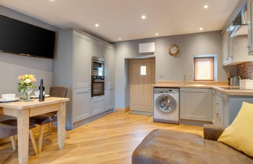 Llanycil Casa | Perfecto para reuniones familiares y grupales en el Parque Nacional Snowdonia. Esta bellamente renovado co