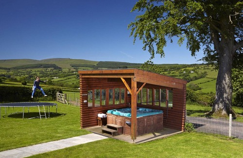 Brecon Casa | Llety Llyn y Fan - Cinco Habitaciones Casa, Capacidad 10