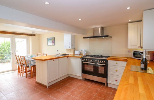 Fishguard Cabaña | LLETY, admite mascotas, con un jardín en Fishguard, Ref 1006790