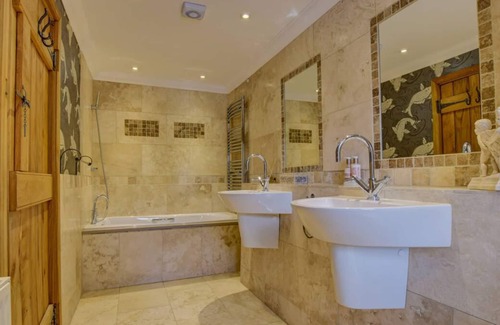 Llandudno Junction Casa | Llety'r Bryn in Llandudno Junction